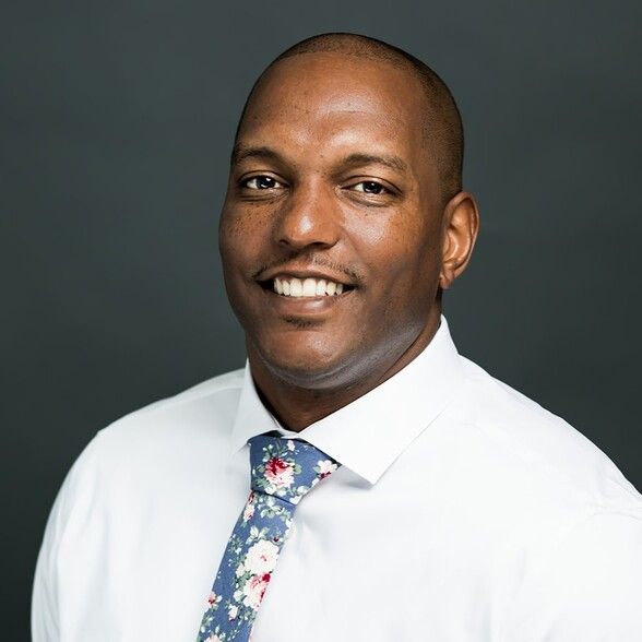 Land Listing Agent Photo