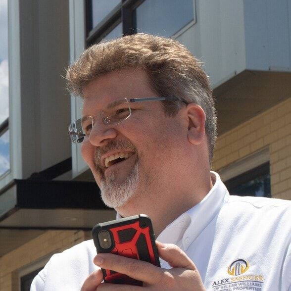 Land Listing Agent Photo