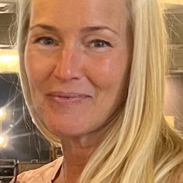 Land Listing Agent Photo