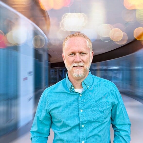 Land Listing Agent Photo