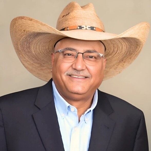 Land Listing Agent Photo