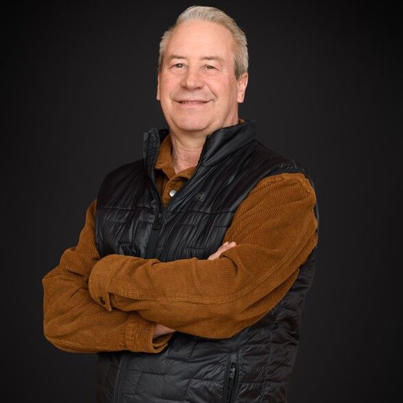 Land Listing Agent Photo