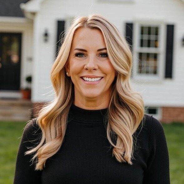 Land Listing Agent Photo