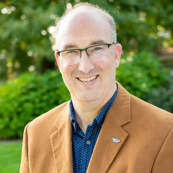 Land Listing Agent Photo