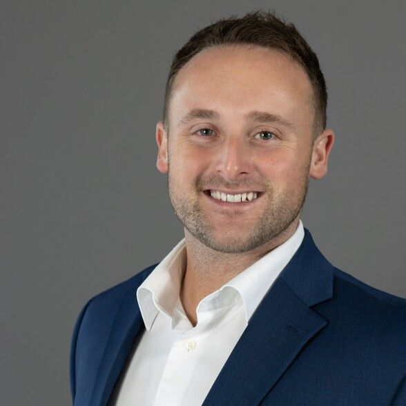 Land Listing Agent Photo