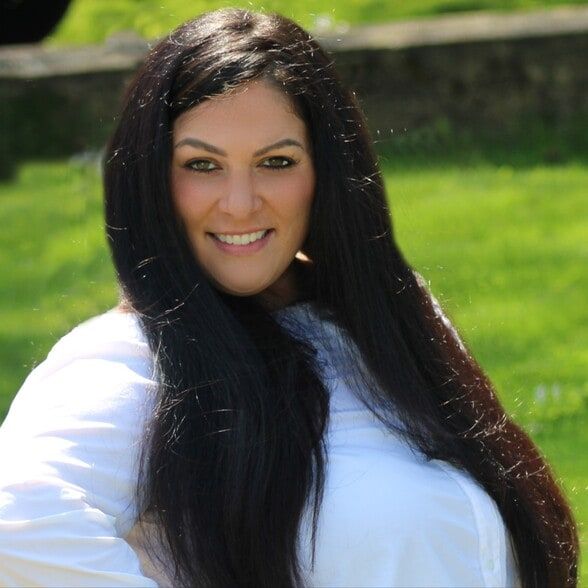 Land Listing Agent Photo