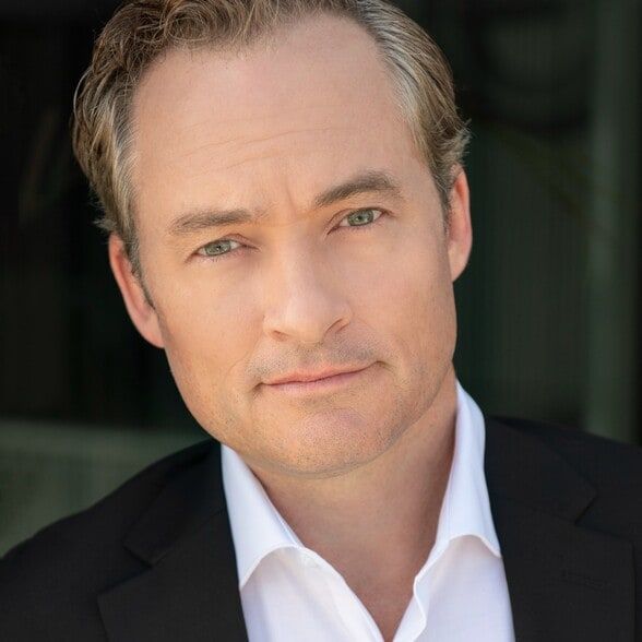 Land Listing Agent Photo