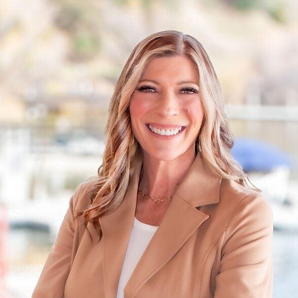 Land Listing Agent Photo