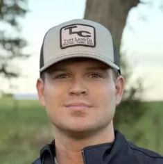 Land Listing Agent Photo