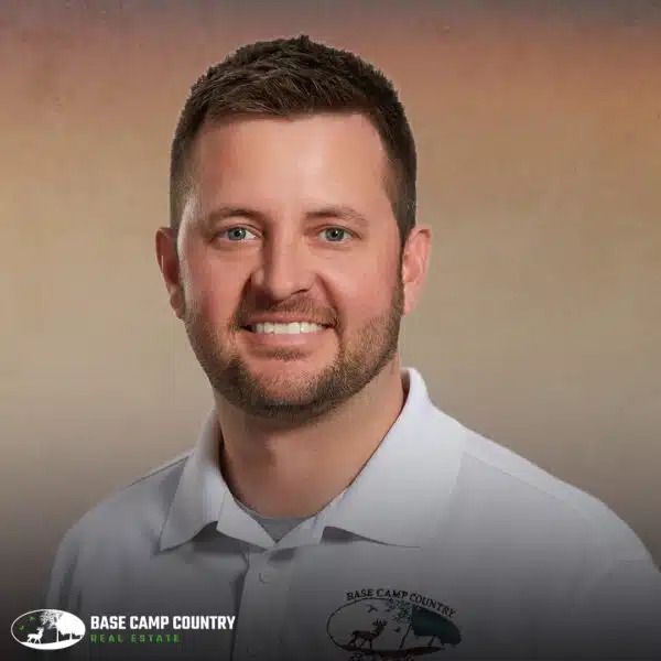 Land Listing Agent Photo