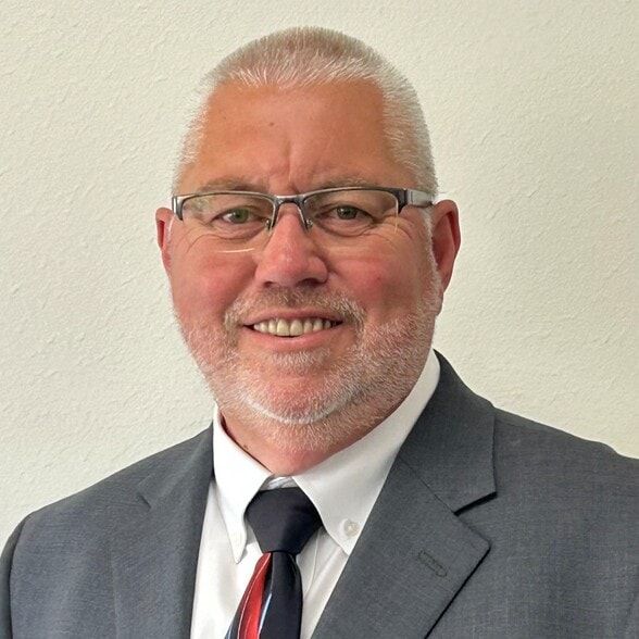 Land Listing Agent Photo