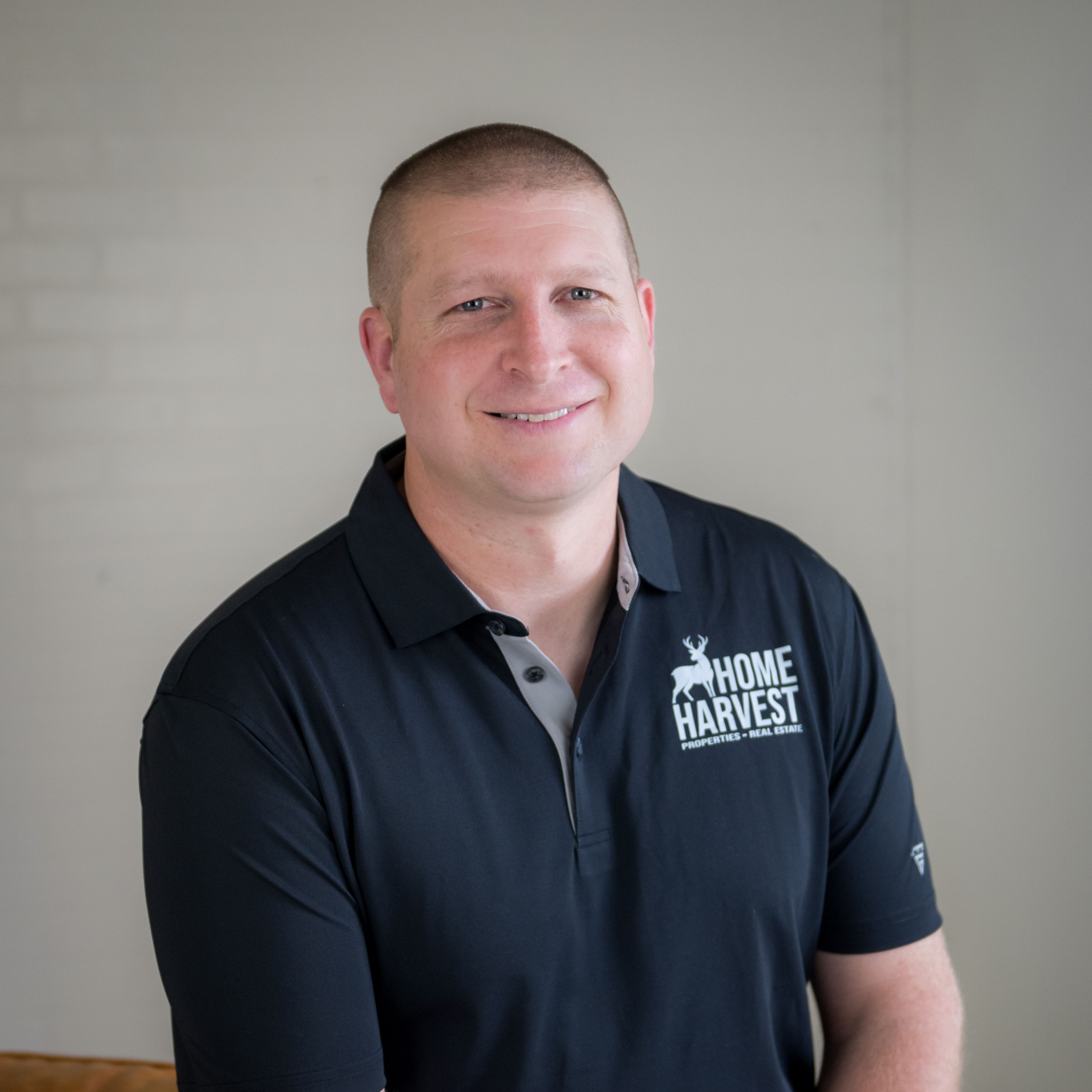 Land Listing Agent Photo