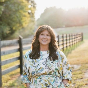 Land Listing Agent Photo