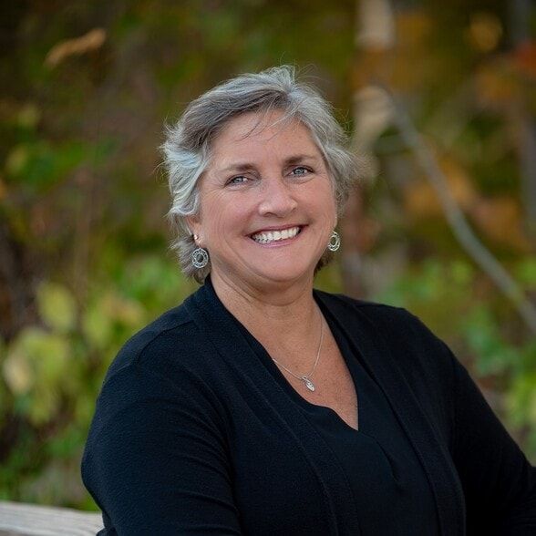 Land Listing Agent Photo