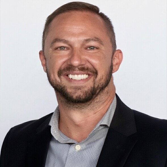 Land Listing Agent Photo