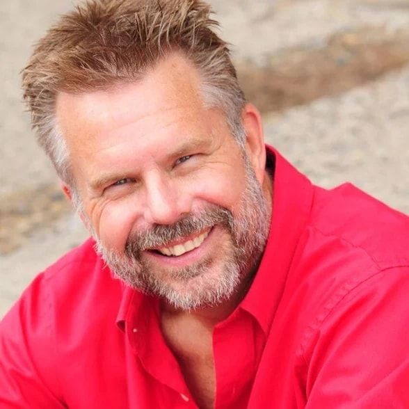 Land Listing Agent Photo