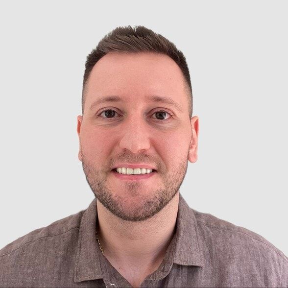 Land Listing Agent Photo