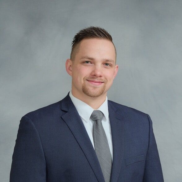 Land Listing Agent Photo