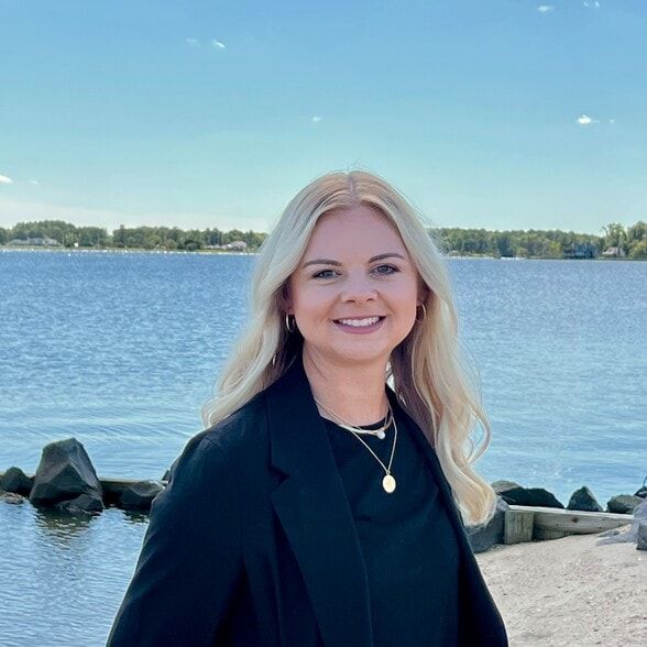 Land Listing Agent Photo