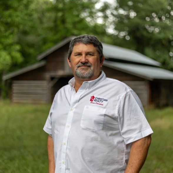 Land Listing Agent Photo