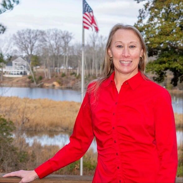 Land Listing Agent Photo