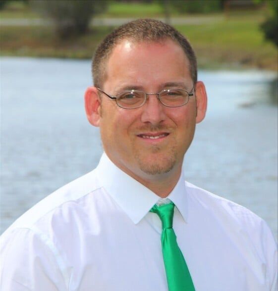 Land Listing Agent Photo