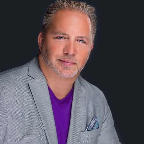 Land Listing Agent Photo