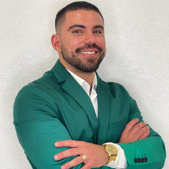 Land Listing Agent Photo