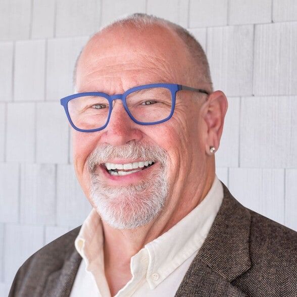 Land Listing Agent Photo