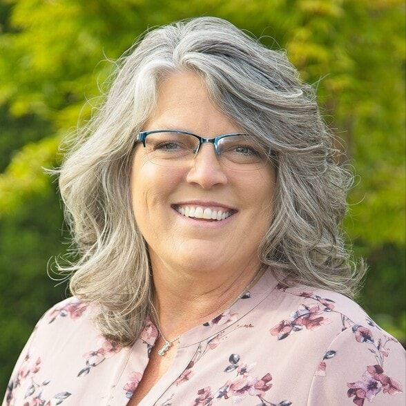 Land Listing Agent Photo