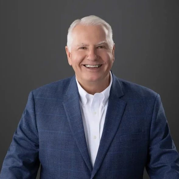 Land Listing Agent Photo