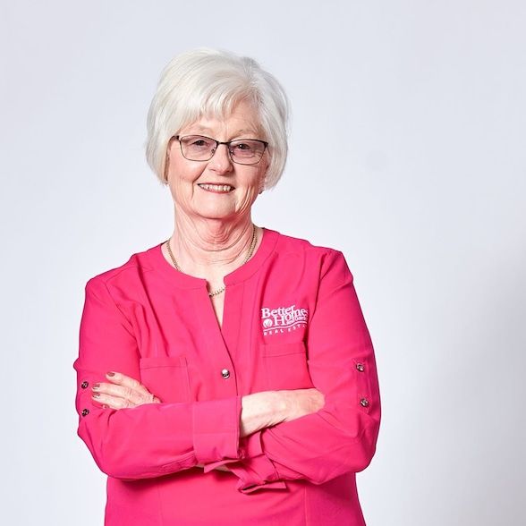 Land Listing Agent Photo