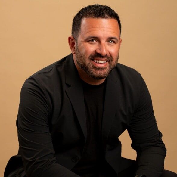 Land Listing Agent Photo