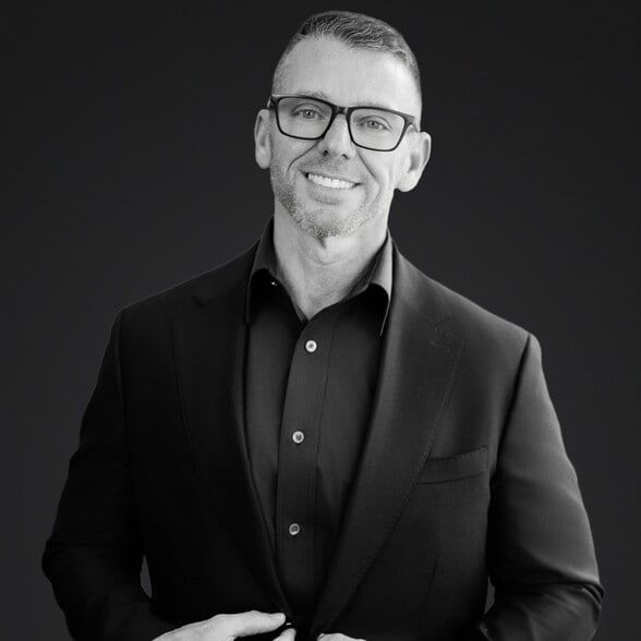 Land Listing Agent Photo