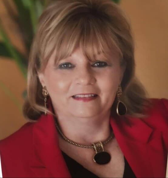 Land Listing Agent Photo