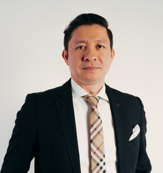 Land Listing Agent Photo