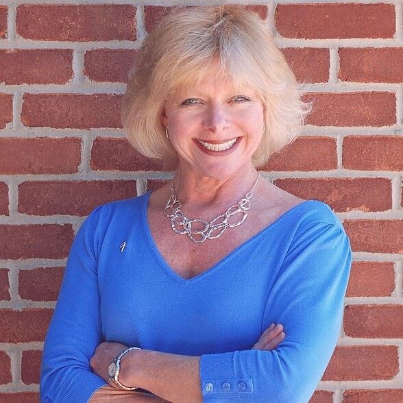 Land Listing Agent Photo