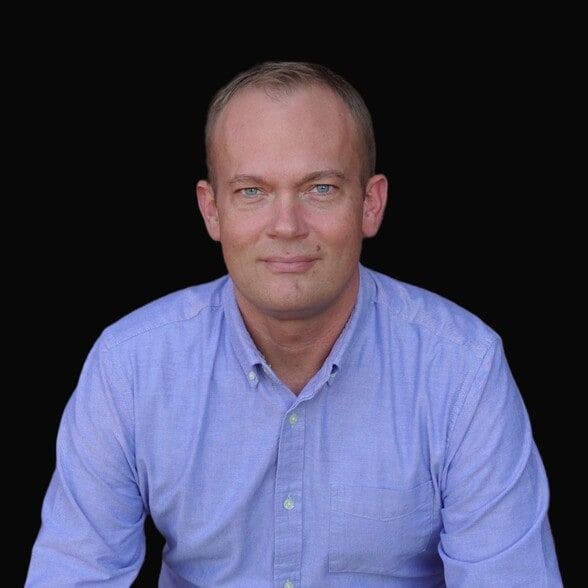 Land Listing Agent Photo