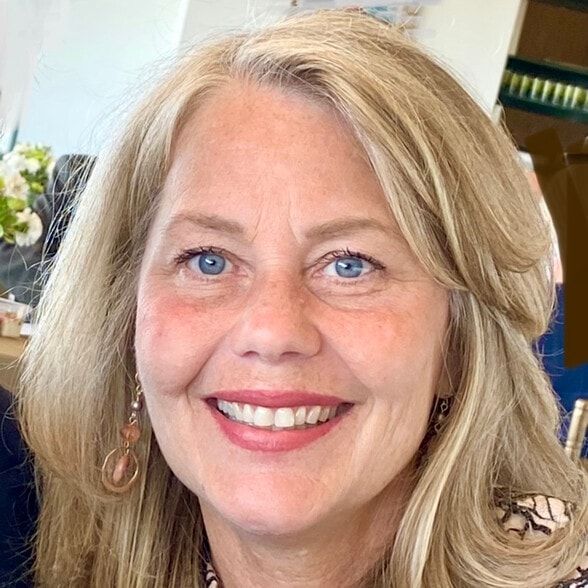 Land Listing Agent Photo