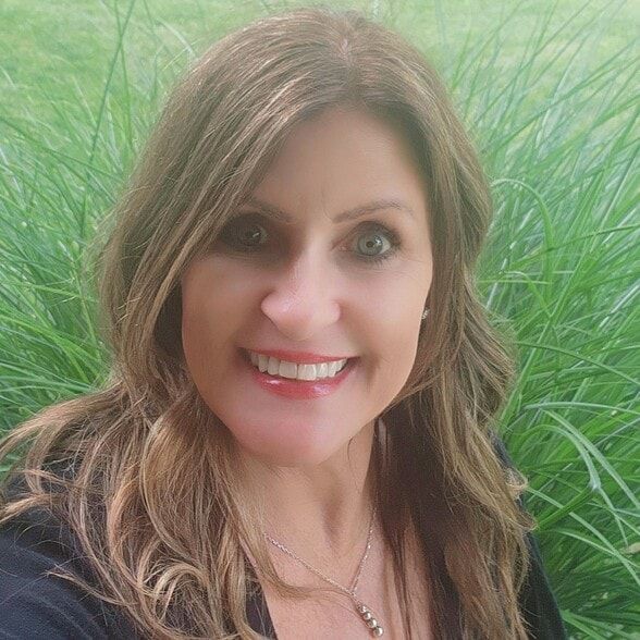 Land Listing Agent Photo