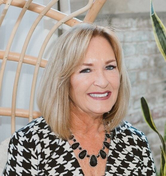 Land Listing Agent Photo