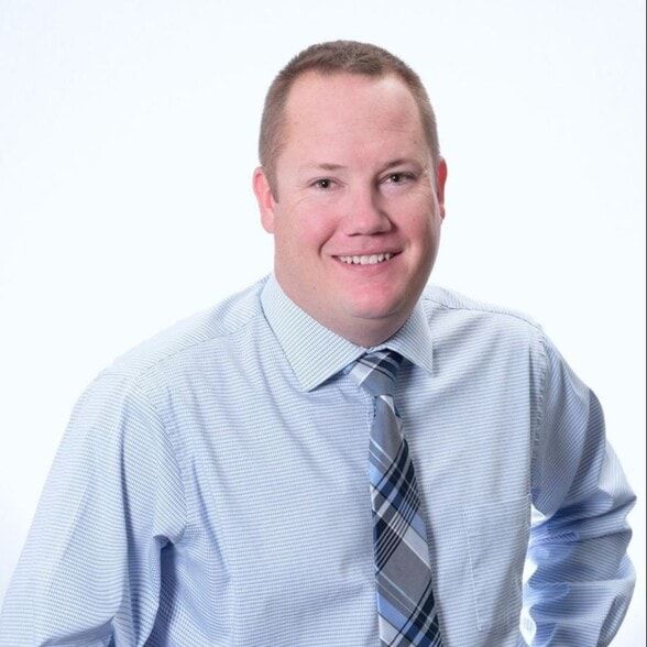 Land Listing Agent Photo