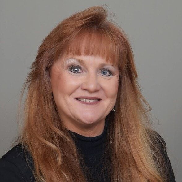 Land Listing Agent Photo