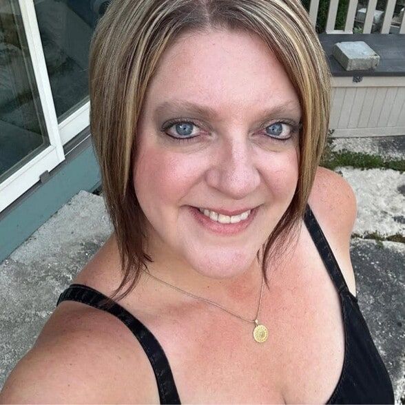 Land Listing Agent Photo