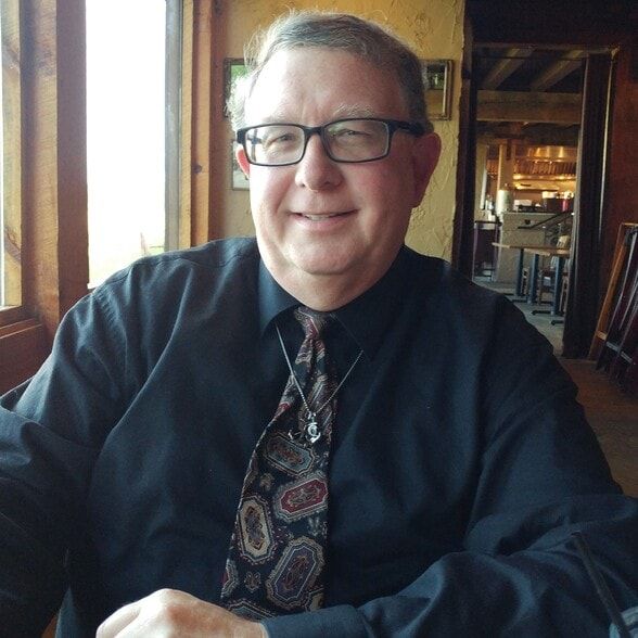 Land Listing Agent Photo