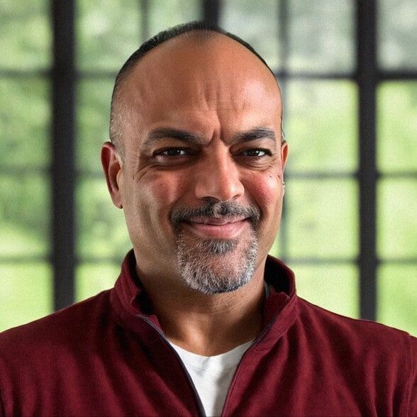 Land Listing Agent Photo