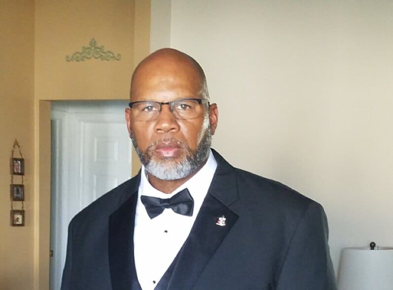 Land Listing Agent Photo