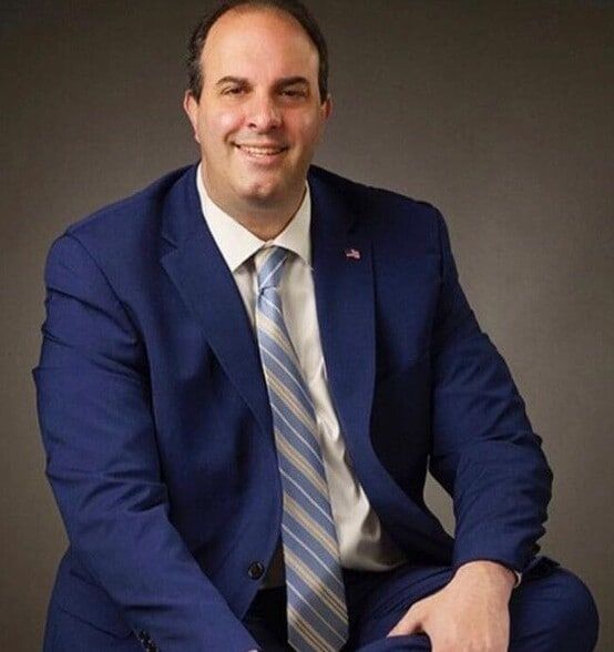 Land Listing Agent Photo