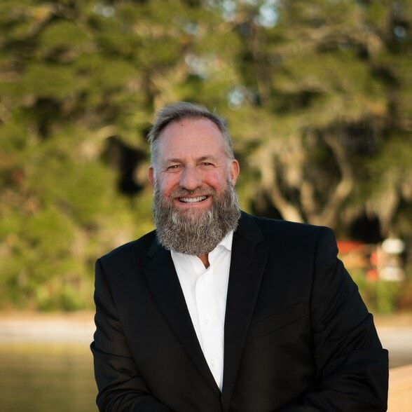 Land Listing Agent Photo