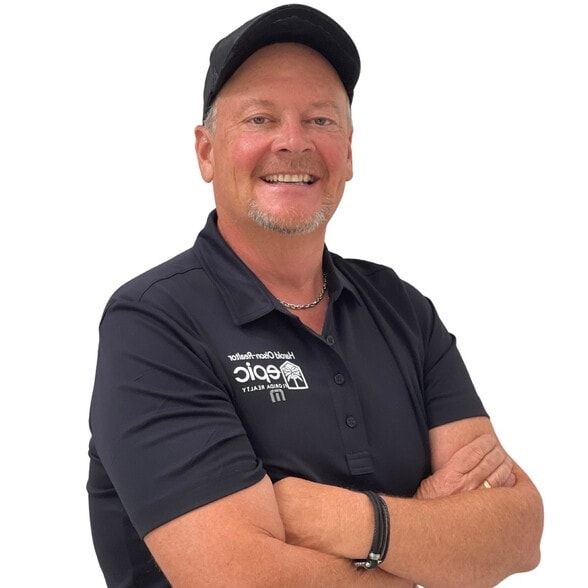 Land Listing Agent Photo